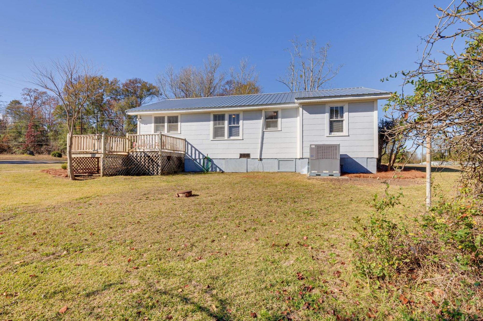 Quiet Grove Hill Cottage With Wraparound Deck! Exterior foto