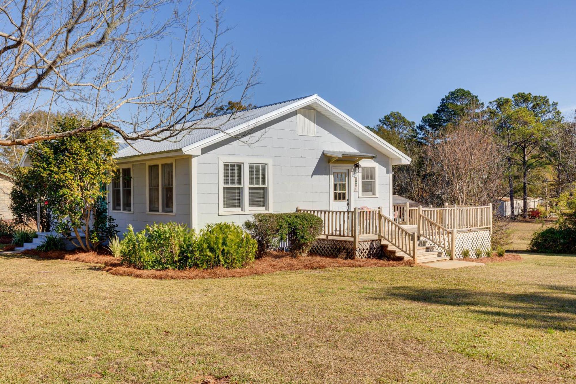 Quiet Grove Hill Cottage With Wraparound Deck! Exterior foto